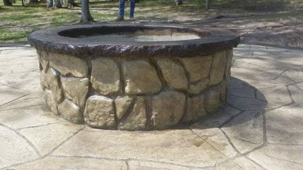 boulder-face-seatwall-firepit-form-liner-stone-concrete-stamp-yellow