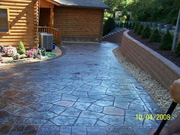 wisconsin-flagstone-stamped-concrete-walttools-example-3