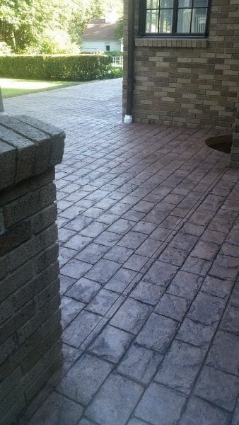 selman-roman-cobble-stamped-concrete-walttools