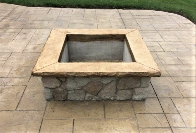 firepit-fire-pit-seatwall-form-liner-square-concrete-stamp