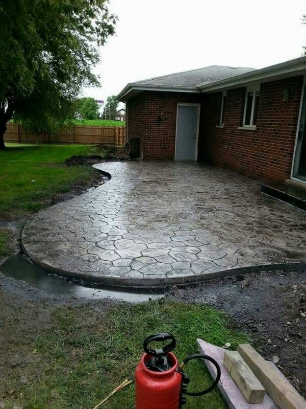 kavanaugh-original-random-stone-stamped-concrete-walttools-example-patio-1