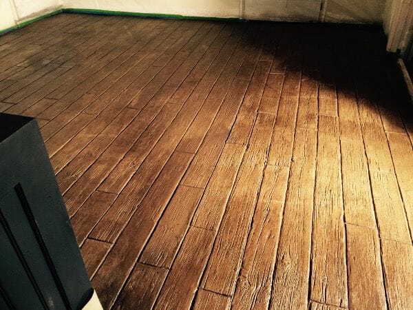 weatherwood-plank-stamped-concrete-walttools-interior