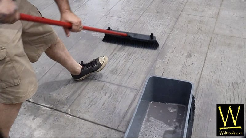 How to stamp concrete: applying a concrete color application